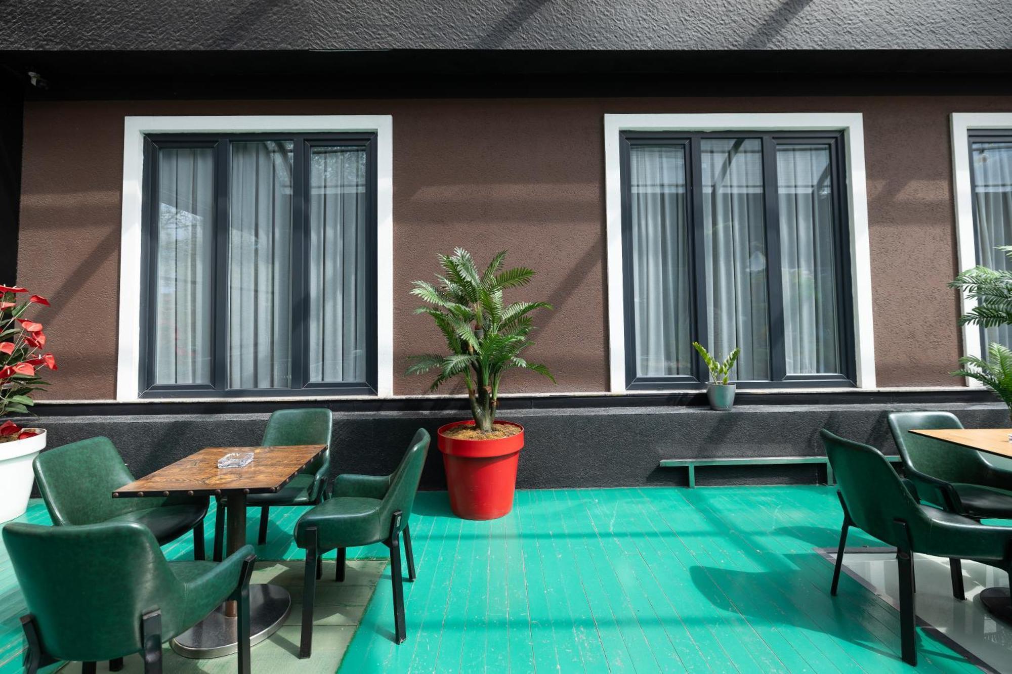 4R Colombo Hotel Tirana Exterior foto